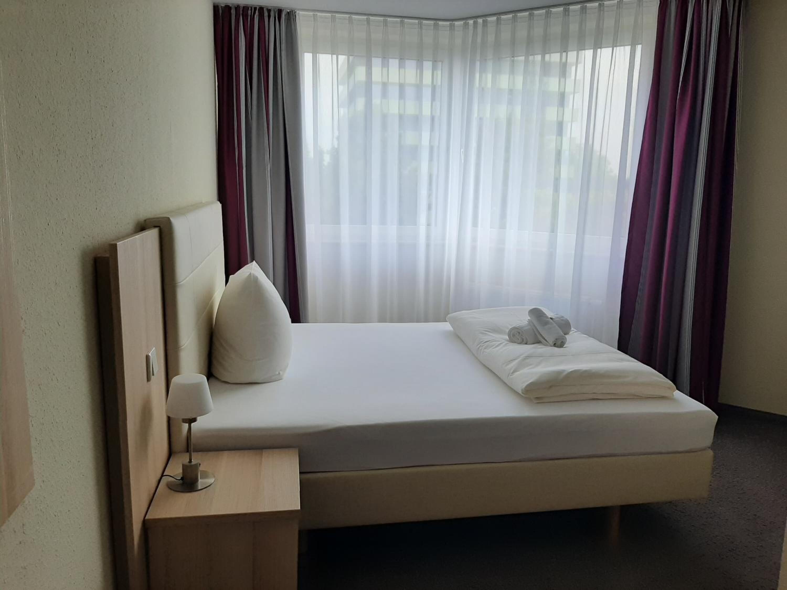 1 bedroom, desk, laptop workspace, blackout curtains