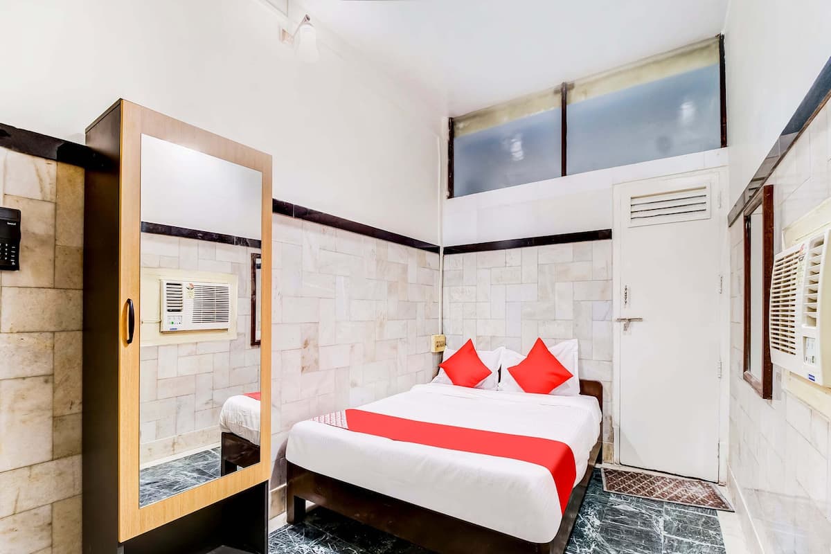 Standard Double Room | 1 bedroom, bed sheets
