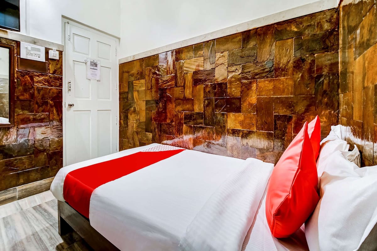 Basic Double Room | 1 bedroom, bed sheets