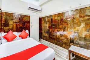 Kamar Double Basic | 1 kamar tidur dan seprai linen