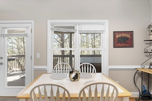 Dining - Lark’s Nest Mountain View – See Yonah Mountain from the Front Porch! (Helen)