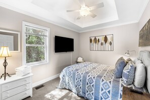 2 bedrooms, iron/ironing board, internet, bed sheets