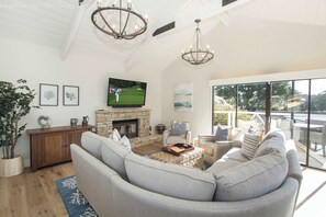TV, fireplace, offices - Isabella: Beautifully Remodeled Home Two Blocks from Carmel Beach (Carmel)
