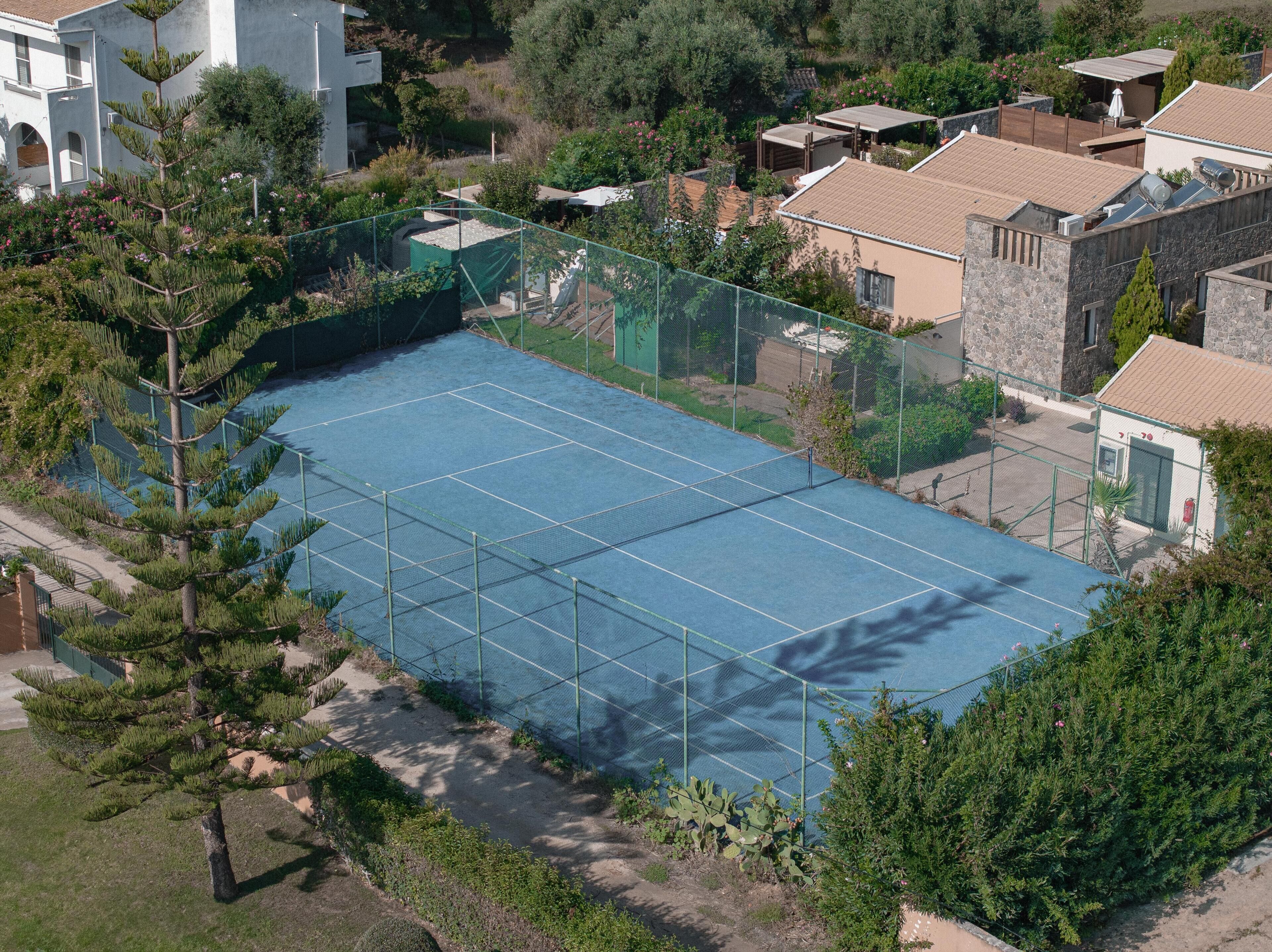 Tennis court
