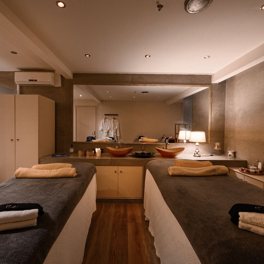 Couples treatment rooms, Turkish bath, body treatments, hydrotherapy