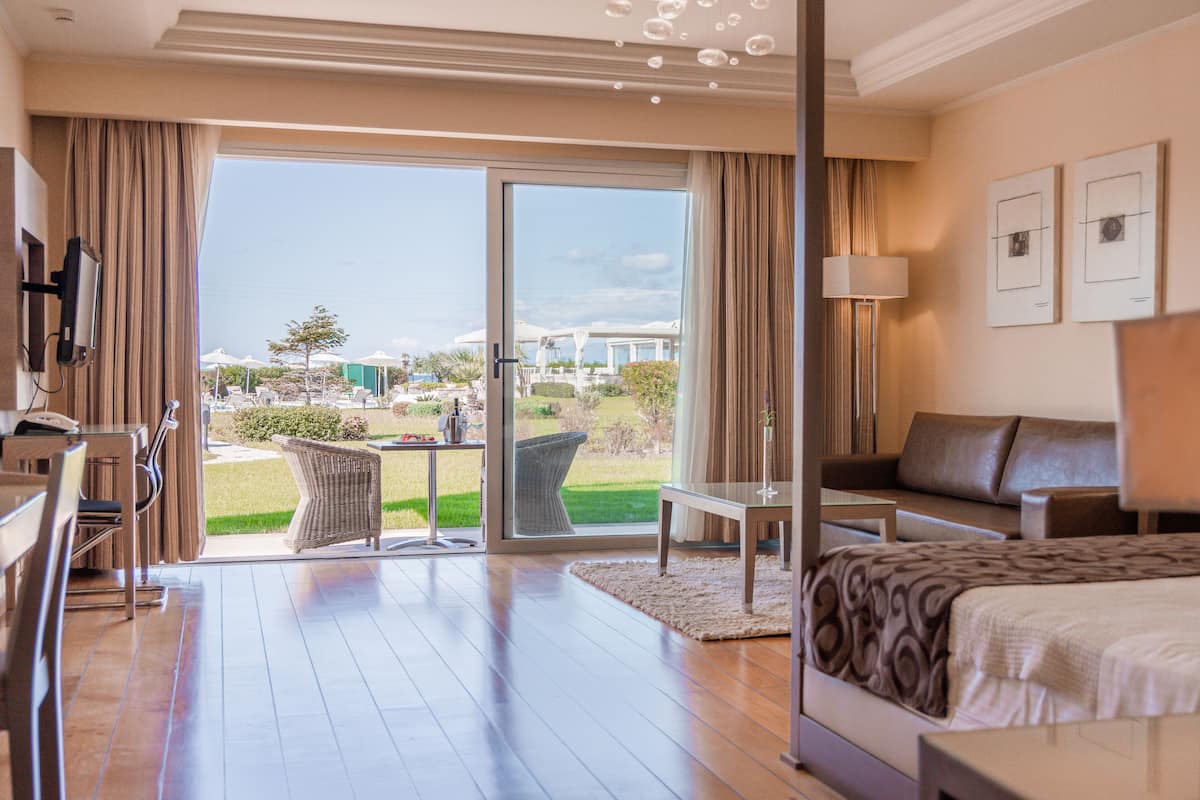 Premium Suite with Garden View