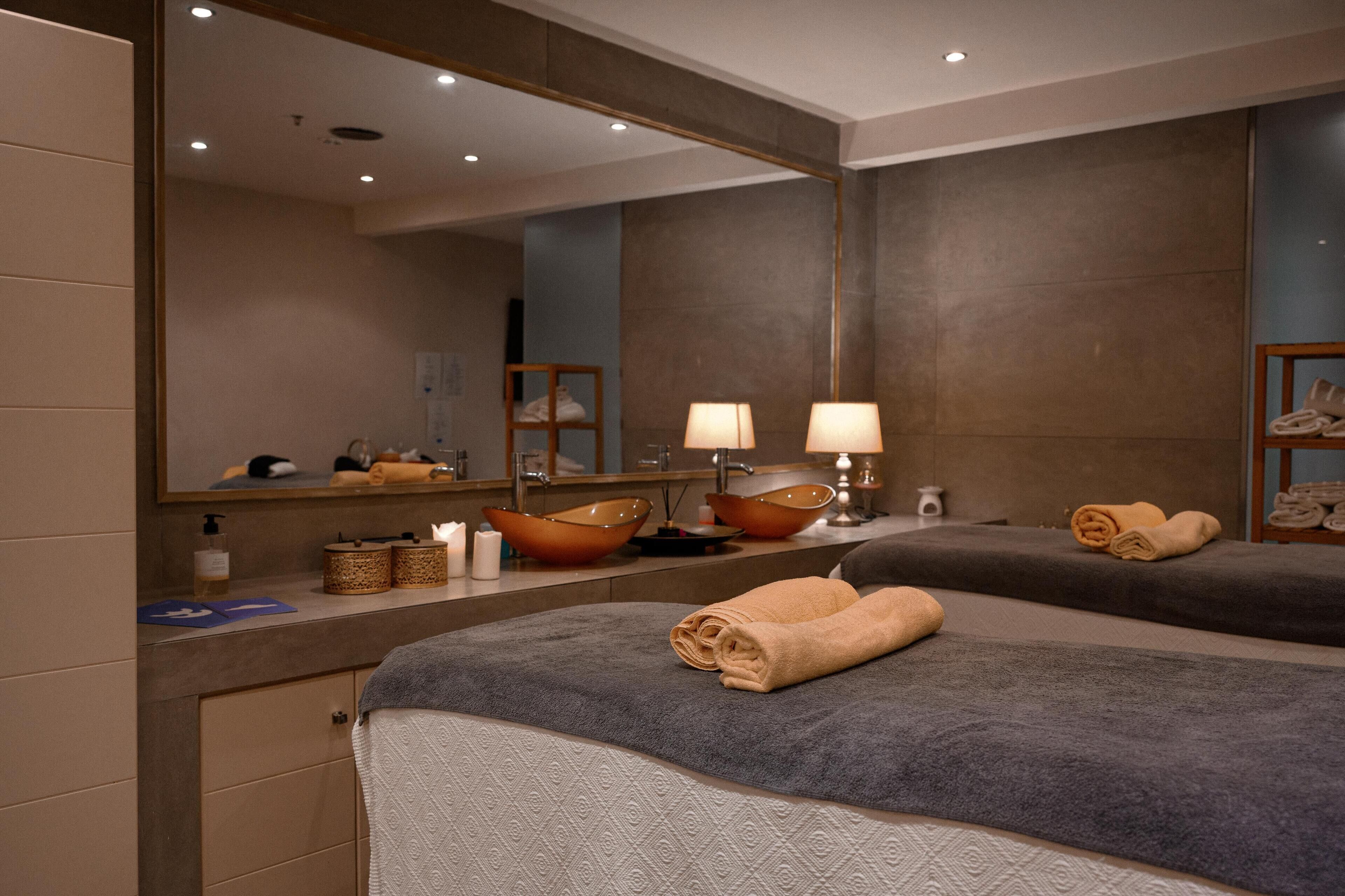 Couples treatment rooms, Turkish bath, body treatments, hydrotherapy