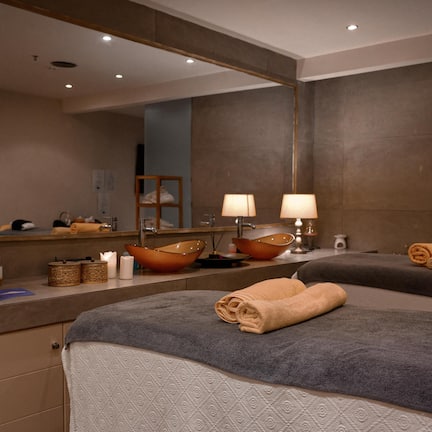 Couples treatment rooms, Turkish bath, body treatments, hydrotherapy