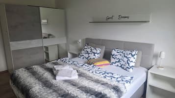 Classic Apartment (Apartment) | 2 bedrooms, cribs/infant beds, bed sheets