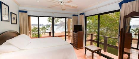 3 bedrooms, desk, iron/ironing board, WiFi