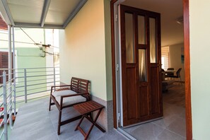 Apartment (Three Bedroom Apartment) | Balcony