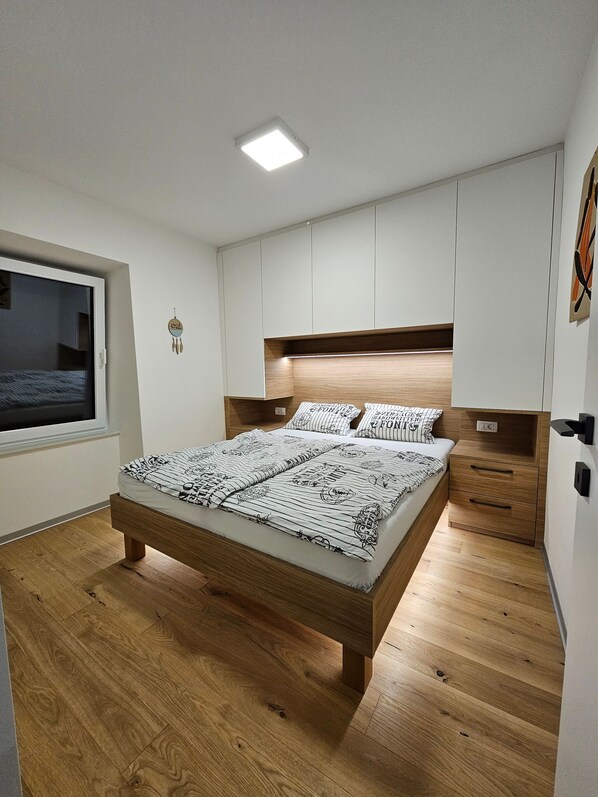1 bedroom, cots/infant beds, free WiFi, bed sheets - Sea View Apartment Mirjam (Izola)