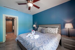 1 bedroom, desk, iron/ironing board, WiFi - Nicely decorated ground-floor unit in front of pool at Pacifico in Coco (Coco)