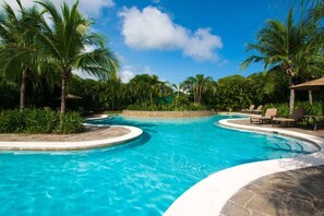 Pool - Nicely decorated 3rd-floor beauty with pool-view balcony in Coco (Coco)