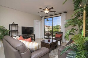 TV, offices - Impressively designed and decorated 3rd-floor space overlooking pool in Coco (Coco)