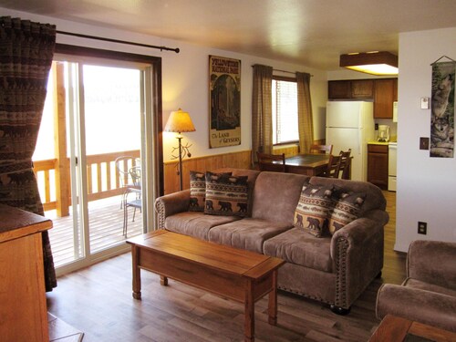 Morning Glory-comfortable Yellowstone retreat; just minutes from YNP West Gate