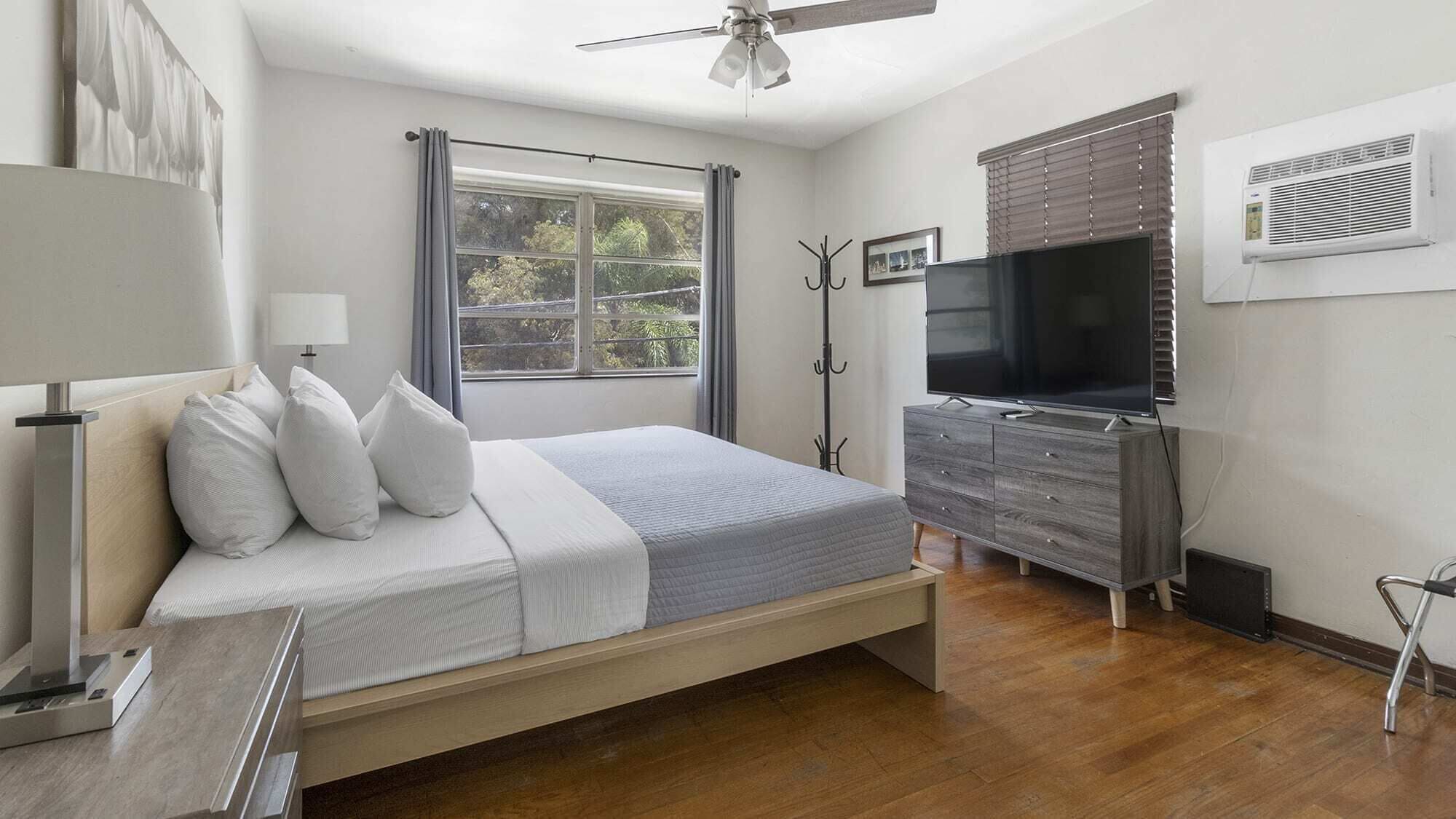 1 soverom, strykejern/-brett, reiseseng for barn og wi-fi