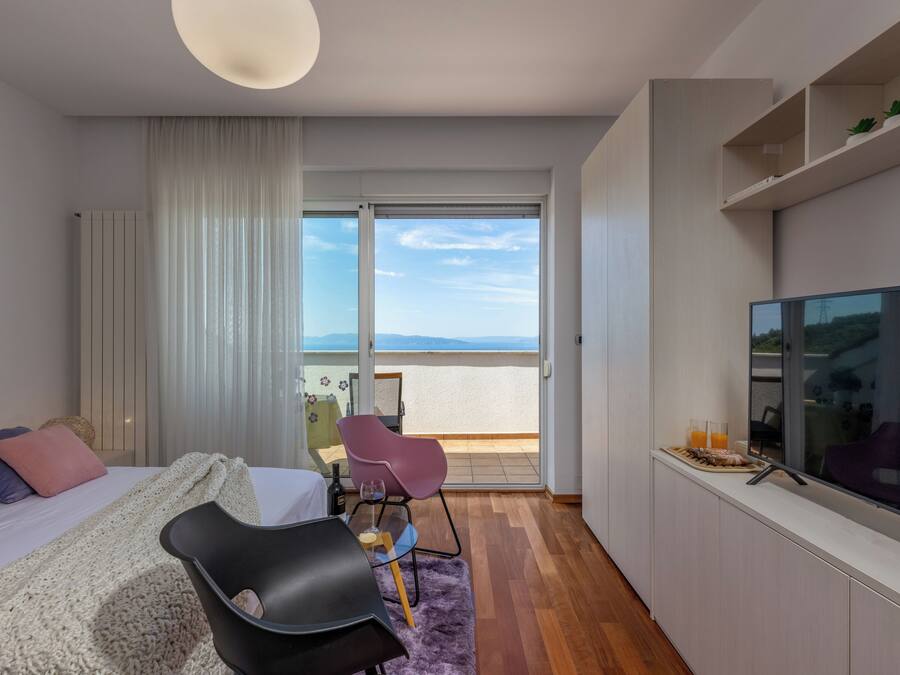 Panoramic-Dreibettzimmer, 1 Schlafzimmer, Balkon, Meerblick | Hochwertige Bettwaren, Betten mit Memory-Foam-Matratzen, Minibar