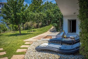 Deluxe Apartment, 1 King Bed with Sofa bed, Terrace, Sea View | Terrace/patio