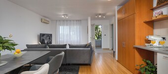 Terra Magica Deluxe Apartment OR Room with Private Parking, Terrace and Sea View