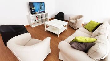 Honeymoon Room | Living area