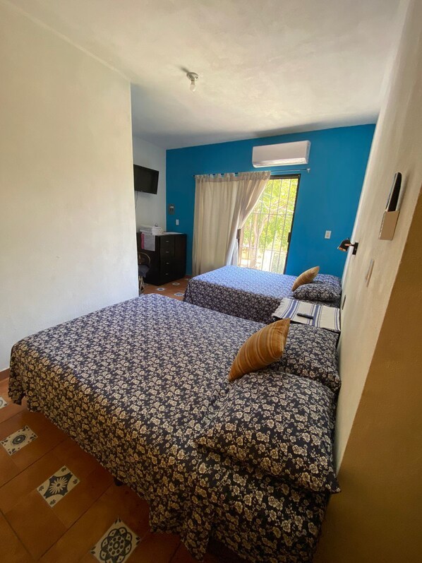 Chambre Confort, 2 lits doubles, non-fumeur, vue cour intérieure