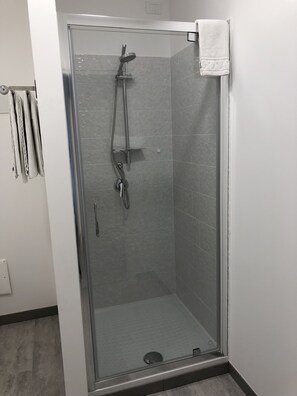 Suite studio Deluxe (N. 7) | Douche de la salle de bain