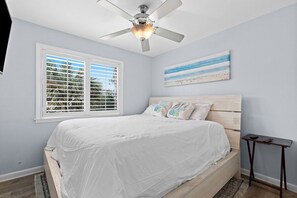 3 habitaciones, tabla de planchar con plancha y cuna de viaje 