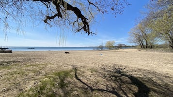Beach nearby, sun loungers