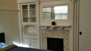 Double or Twin Room | Free WiFi - Noe Valley Top Floor 3 BR Victorian (San Francisco)