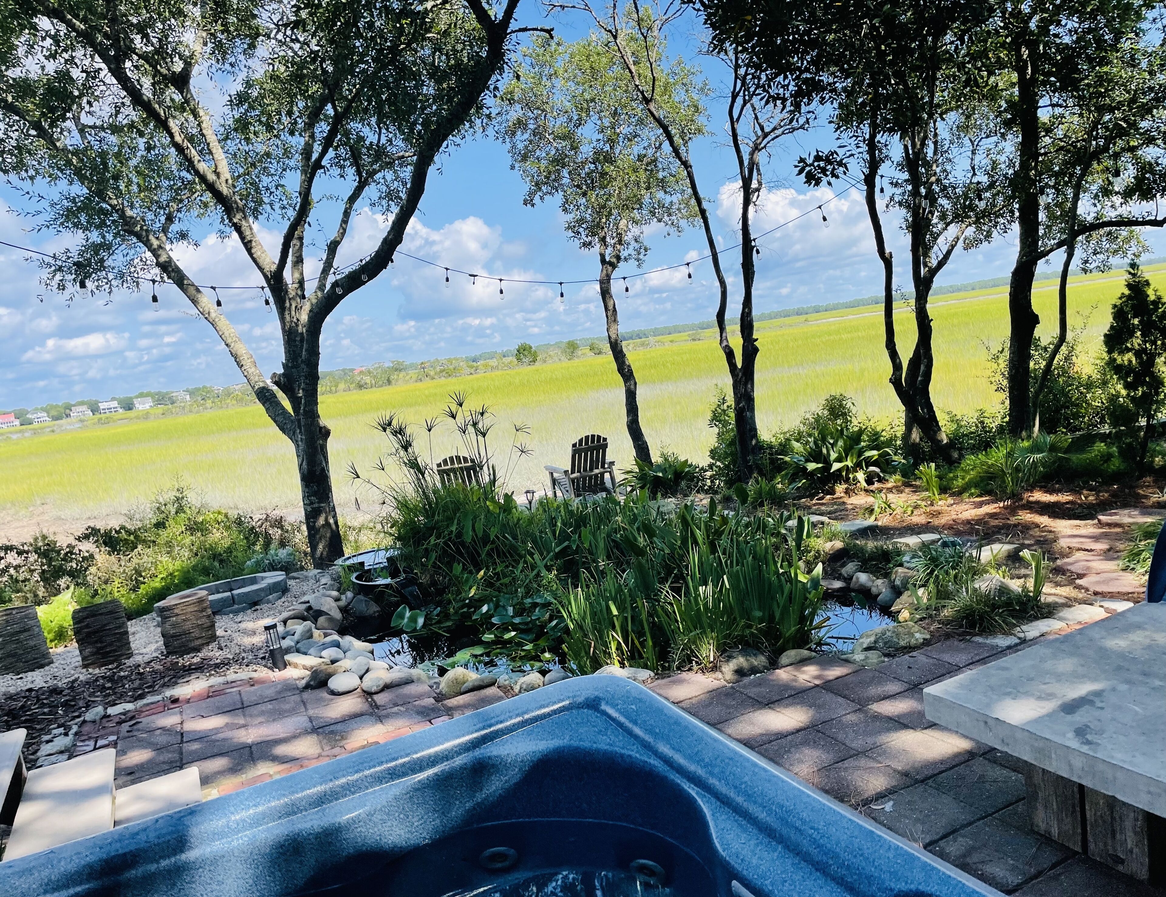 Waterfront house - amazing views - hot tub - super close to beach!!