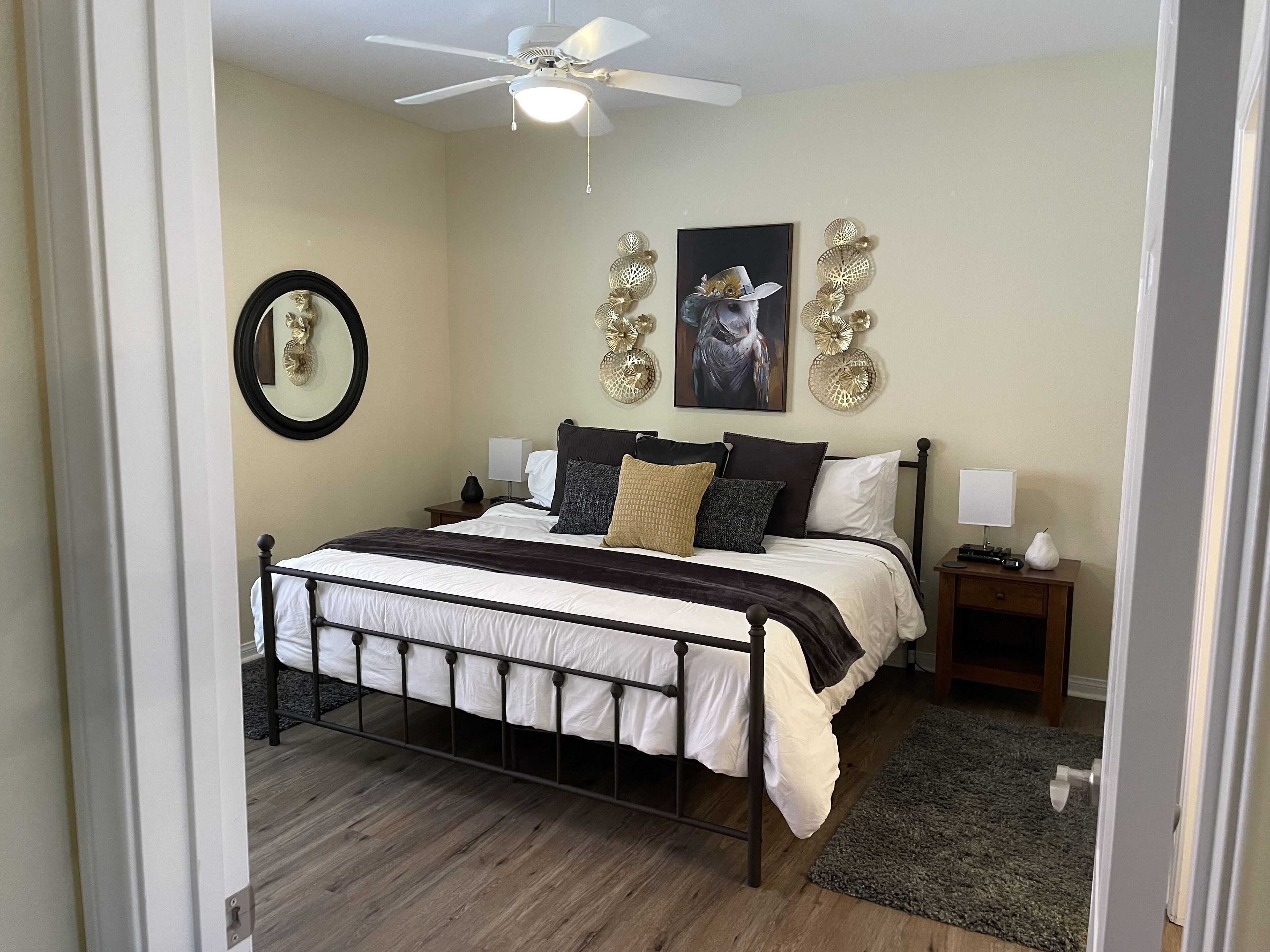 2 多间卧室、免费 WiFi、床单