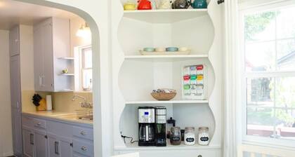 Walk to Main St! 20 min drive to Whitney Portal. High speed internet