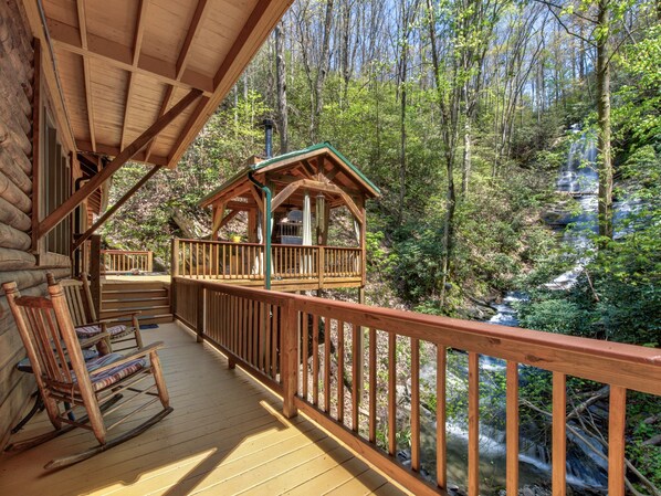 Chalet rustique (Black Bear Lodge) | Balcon