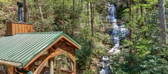 Black Bear Lodge by Vtrips