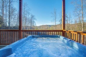 Studio (4 Bedrooms) | Front of property - Apple Bear Lodge by Jackson Mountain Rentals (Gatlinburg)