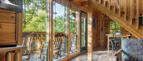 Studio (1 Bedroom) | Property amenity