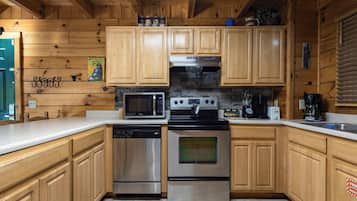 Studio (1 Bedroom) | Property amenity