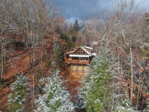 Studio (2 Bedrooms) | Property amenity - Dew South by Jackson Mountain Rentals (Gatlinburg)
