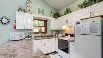 Studio (2 Bedrooms) | Property amenity
