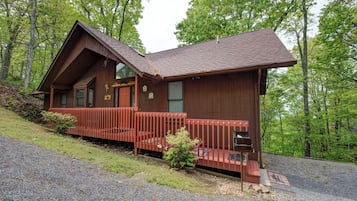 Studio (2 Bedrooms) | Front of property