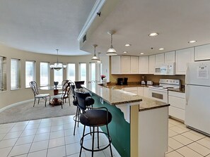 Condo (2 Bedrooms) | Tiện nghi, dịch vụ nơi lưu trú