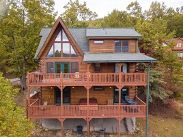 Studio (3 Bedrooms) | Property amenity