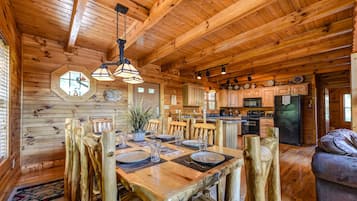 Studio (3 Bedrooms) | Property amenity