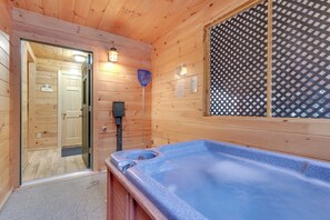 Studio (1 Bedroom) | Property amenity