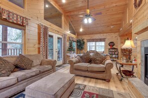 Studio (1 Bedroom) | Property amenity - A Garden Blessing by Jackson Mountain Rentals (Gatlinburg)