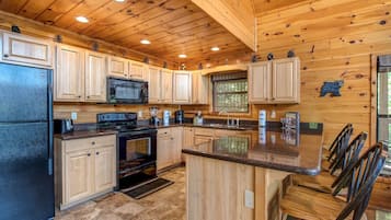 Studio (4 Bedrooms) | Property amenity