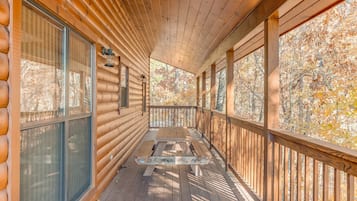 Studio (4 Bedrooms) | Property amenity