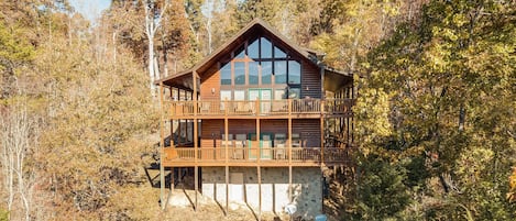 Studio (4 Bedrooms) | Property amenity