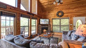 Studio (4 Bedrooms) | Property amenity